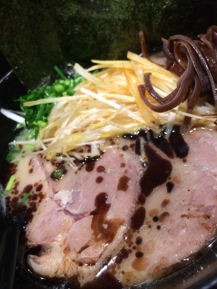 博多麺処とん助
