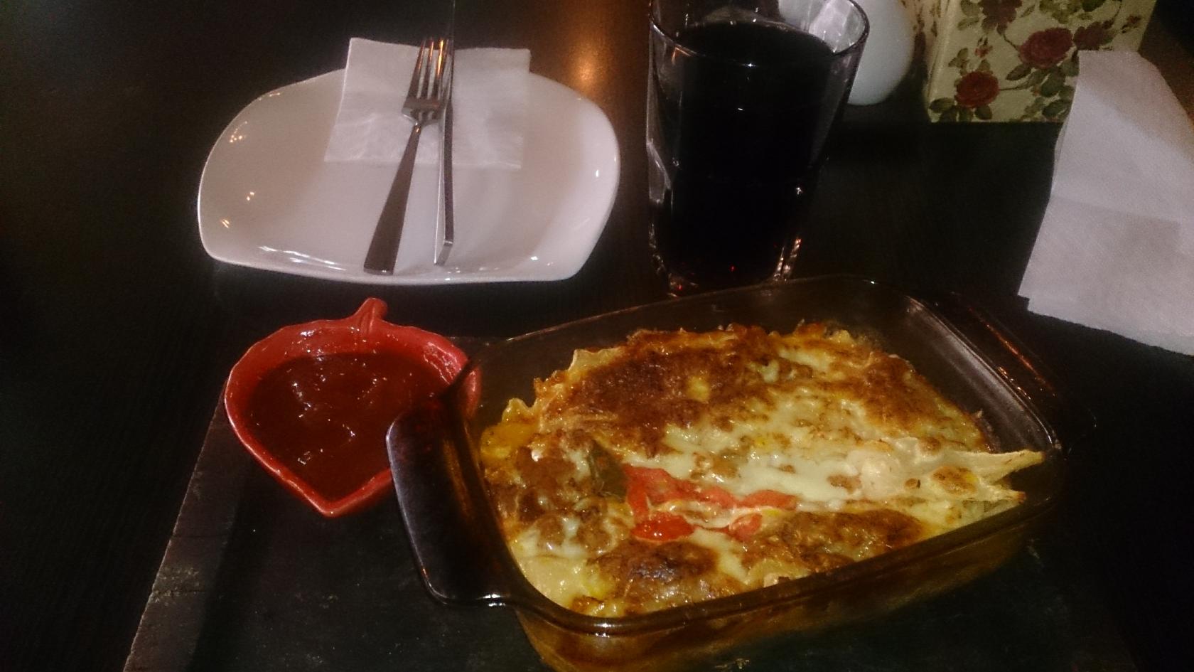 Ofogh Traditional Restaurant رستوران سنتی افق