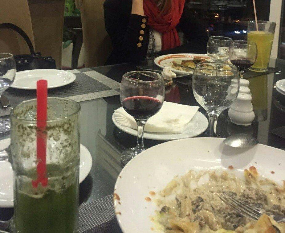 Ghasr-e Khorshid Restaurant رستوران قصر خورشید