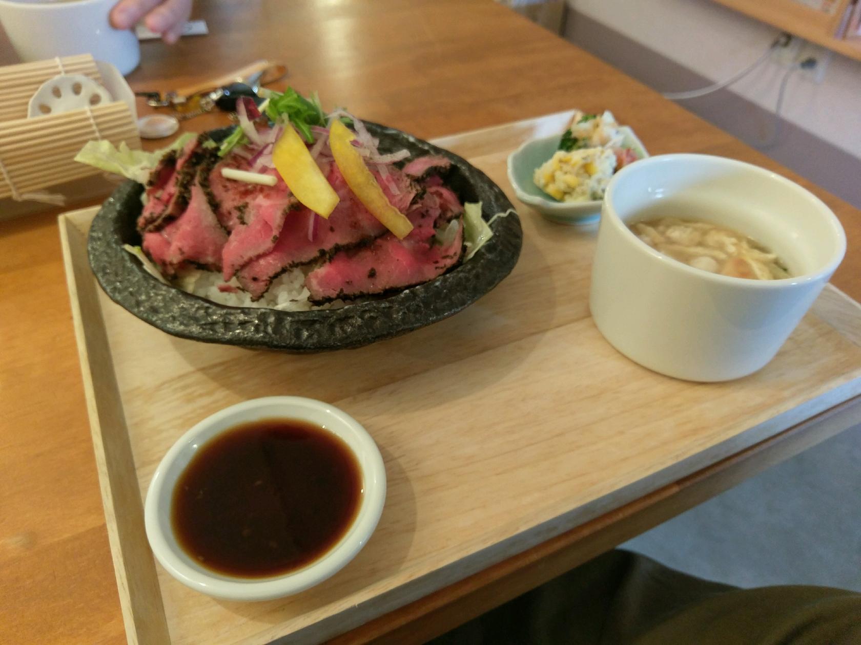喫茶にのまる