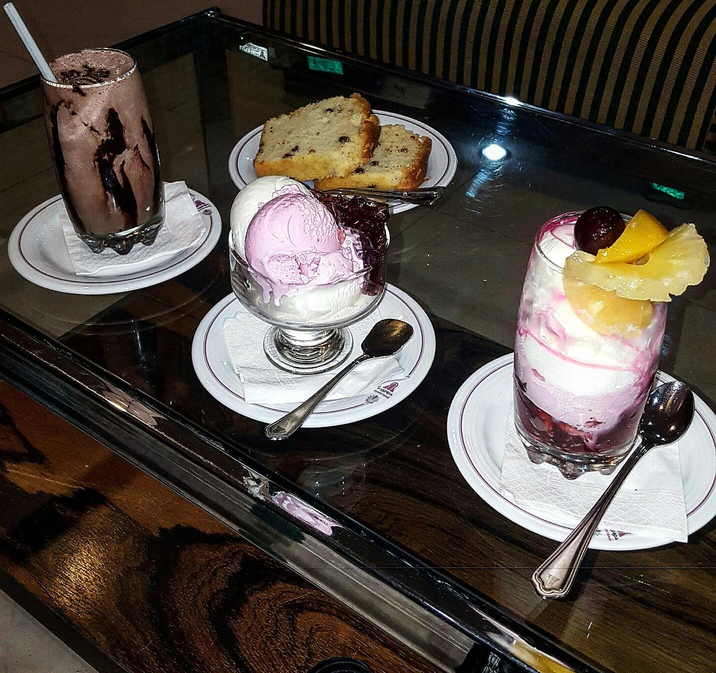 Banafsheh Coffee Shop کافی شاپ بنفشه
