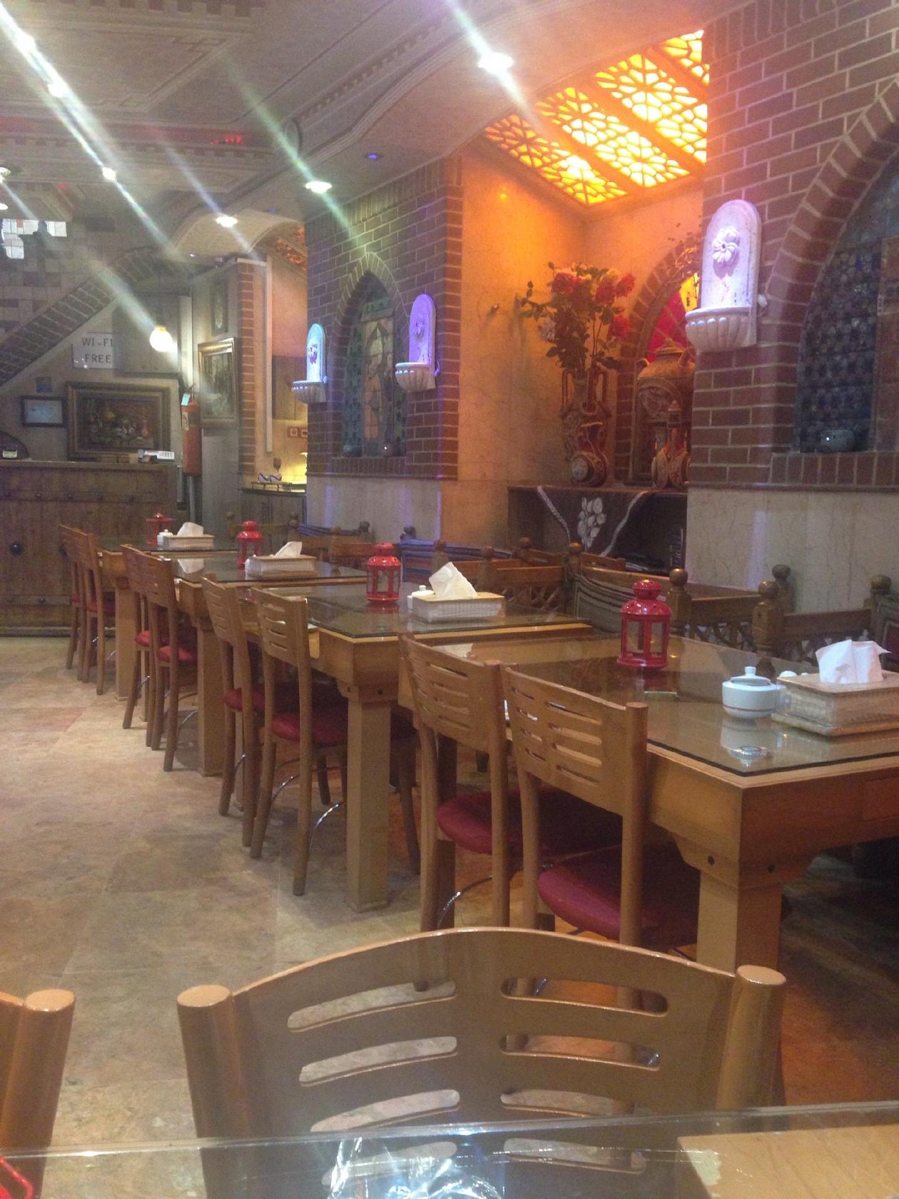 Partian Traditional Restaurant رستوران سنتی پارتیان