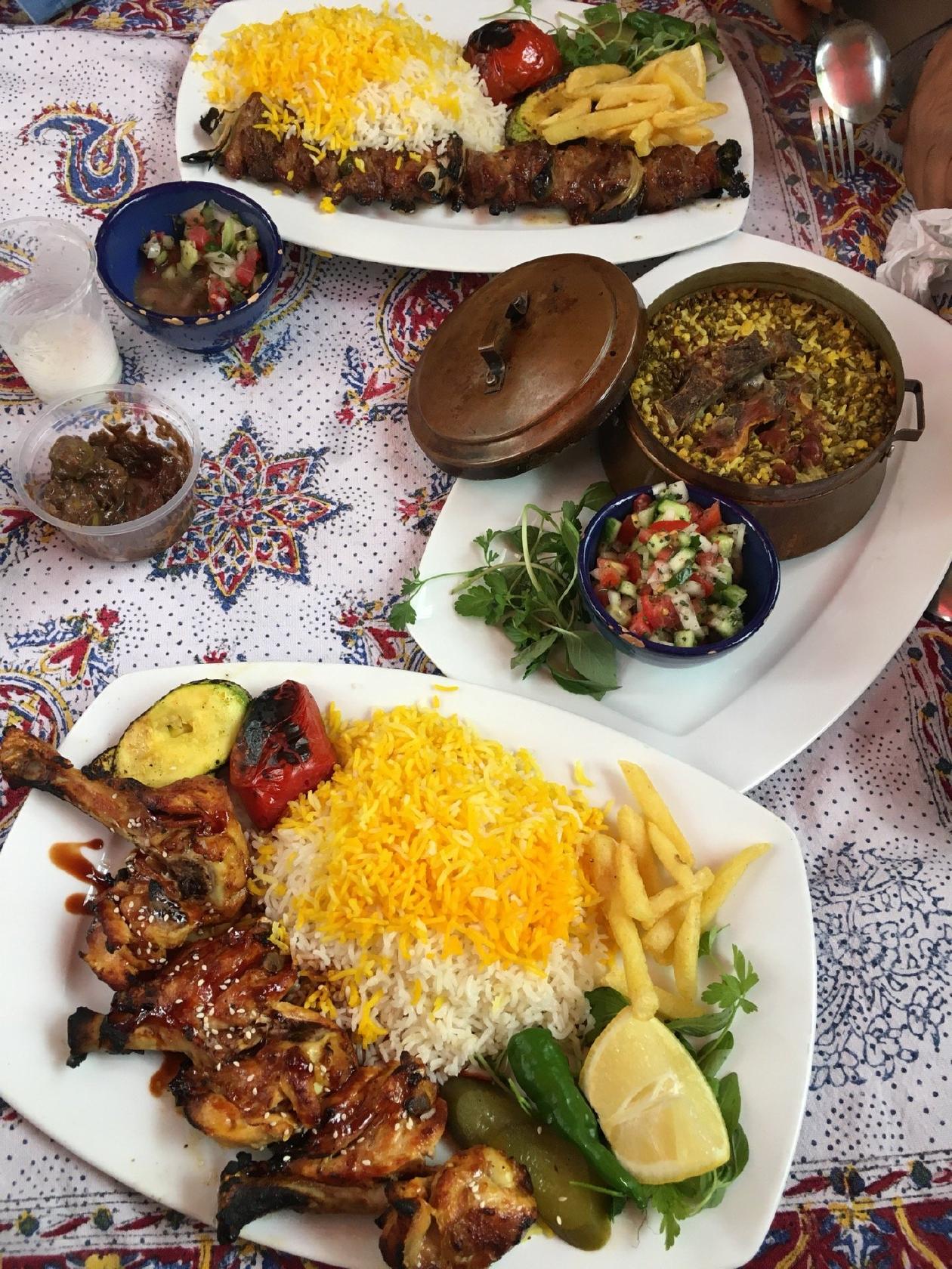 Yalda Restaurant باغ رستوران یلدا