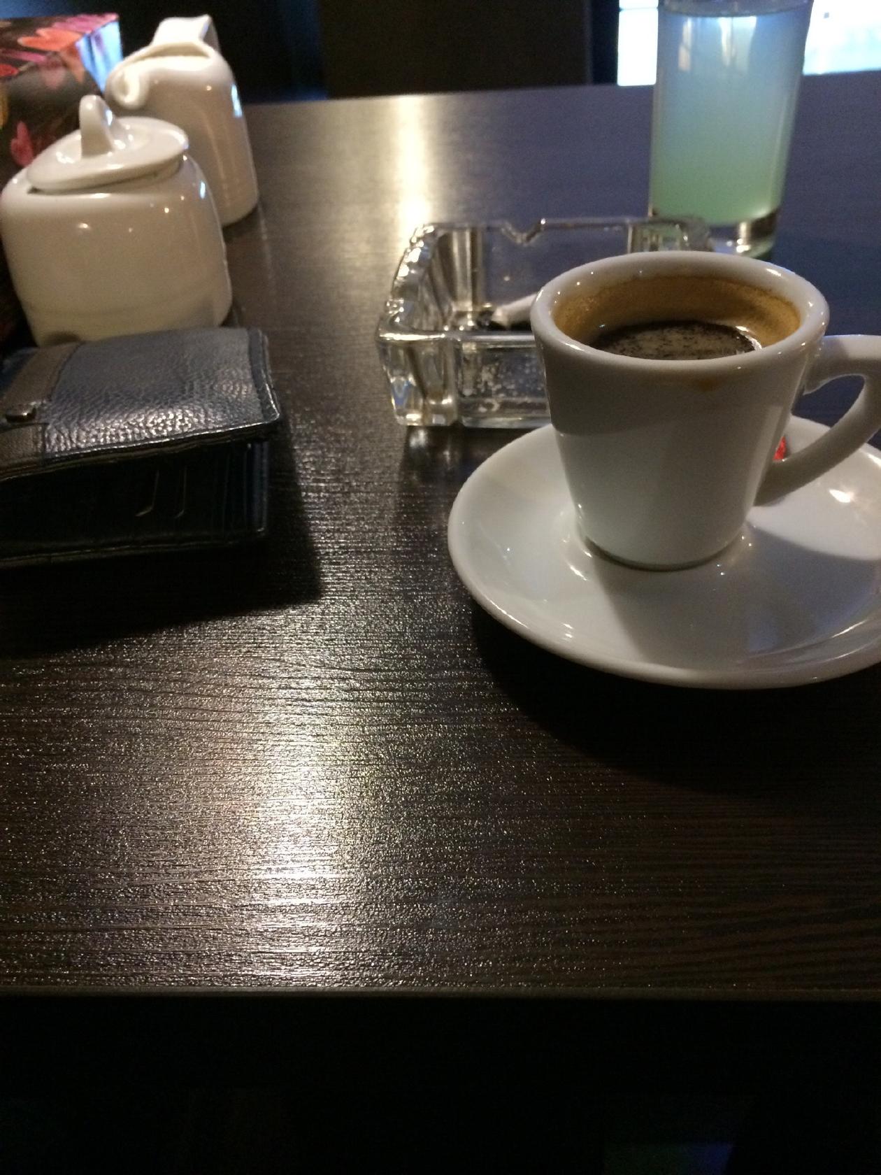 coffe shop karen کافی شاپ کارن