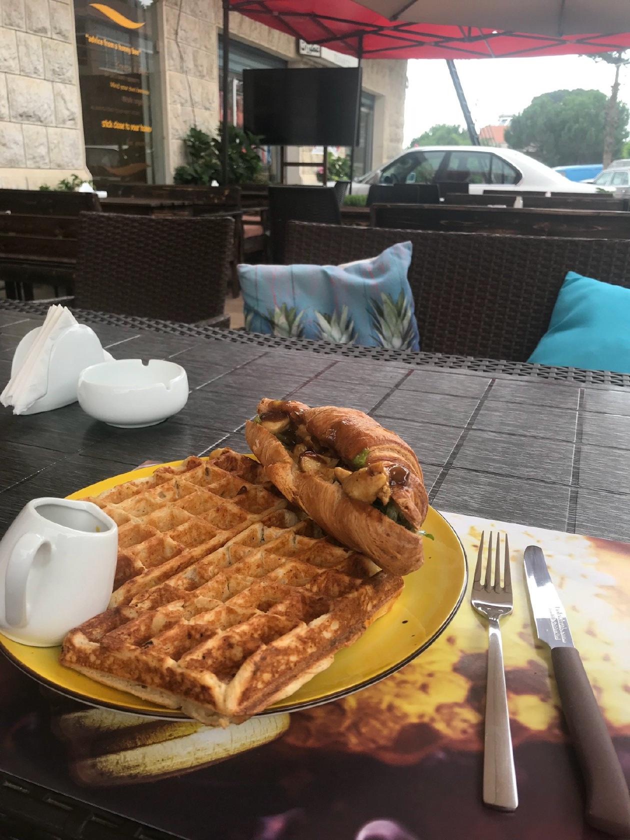 Honey Bee Cafe