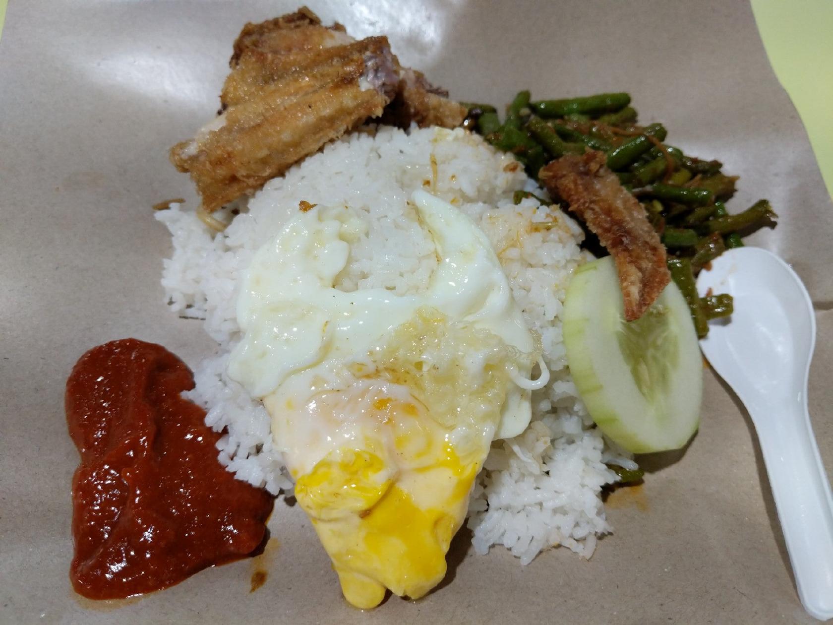 合利 Nasi Lemak • Fried Bee Hoon