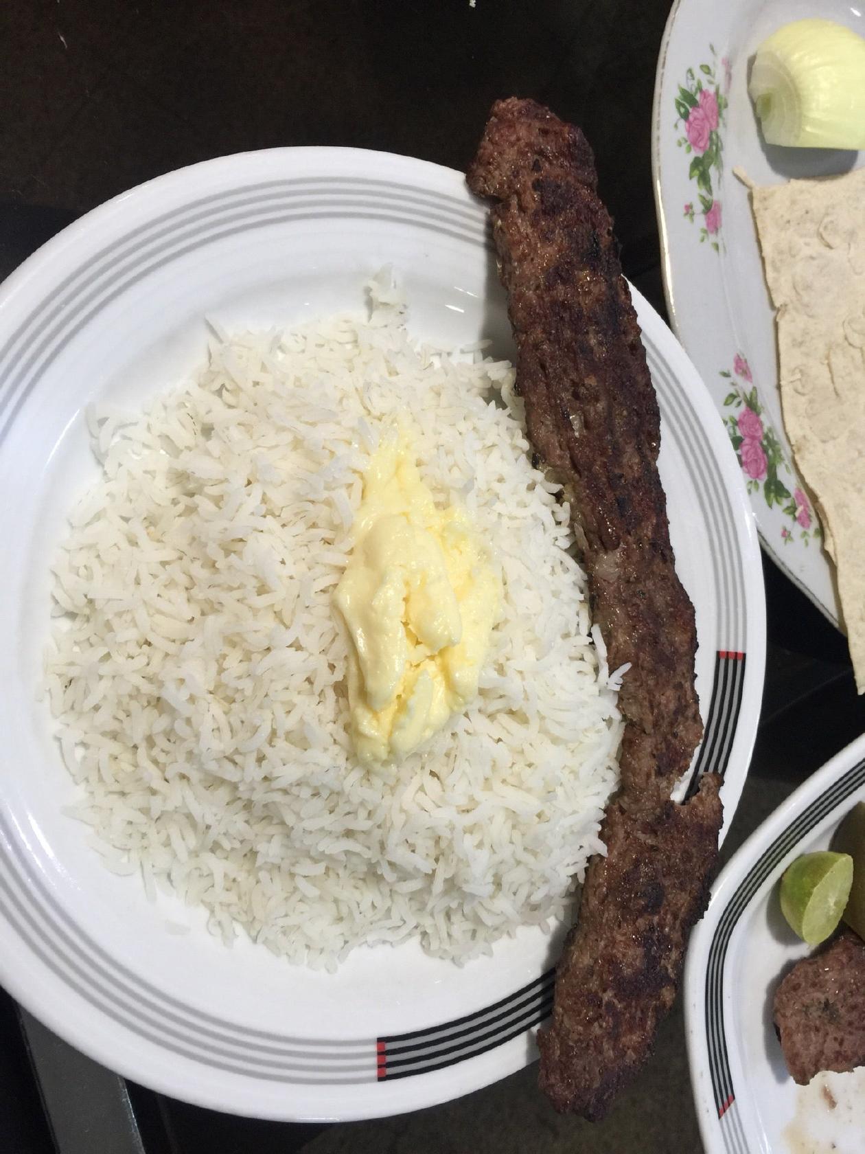 Shams Kabab House چلوکبابی شمس