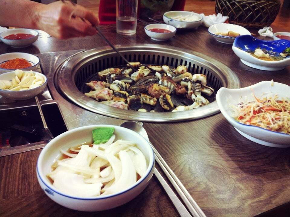 불곰 회 장어구이