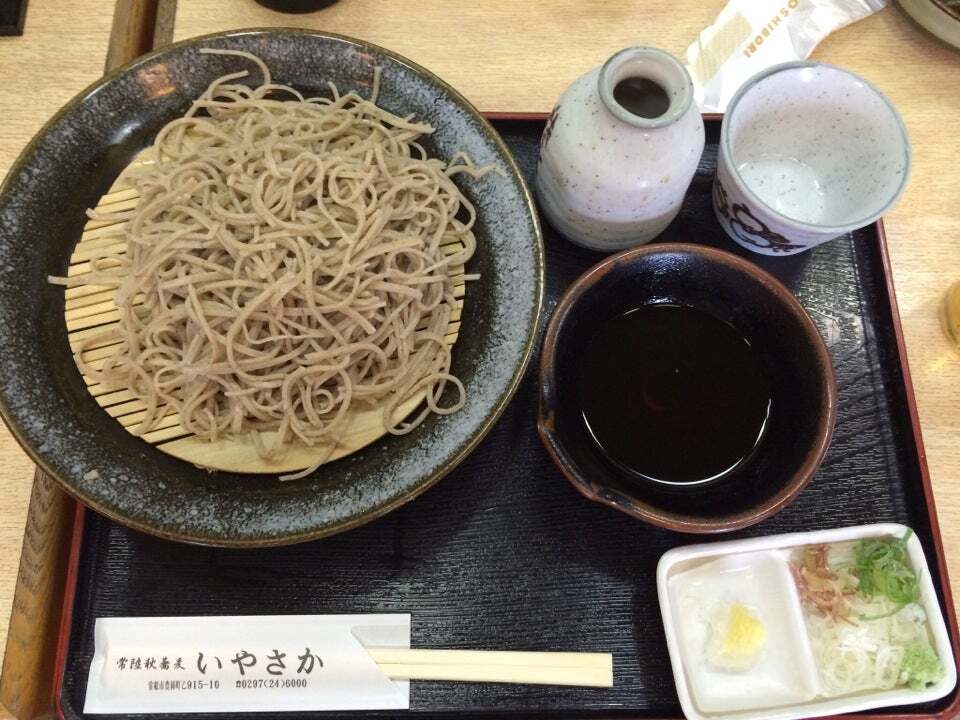 いやさか