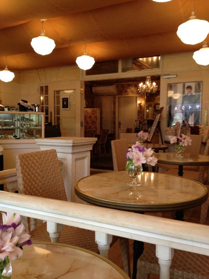 Cafe Restaurant Le Deauville