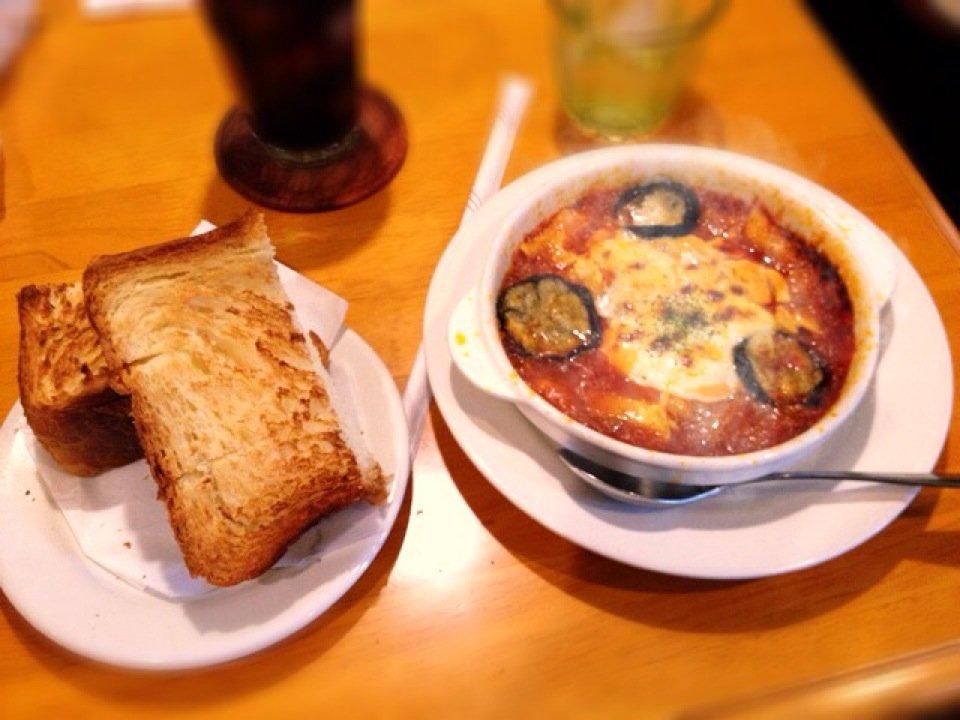 カフェ・ド・バス通り裏