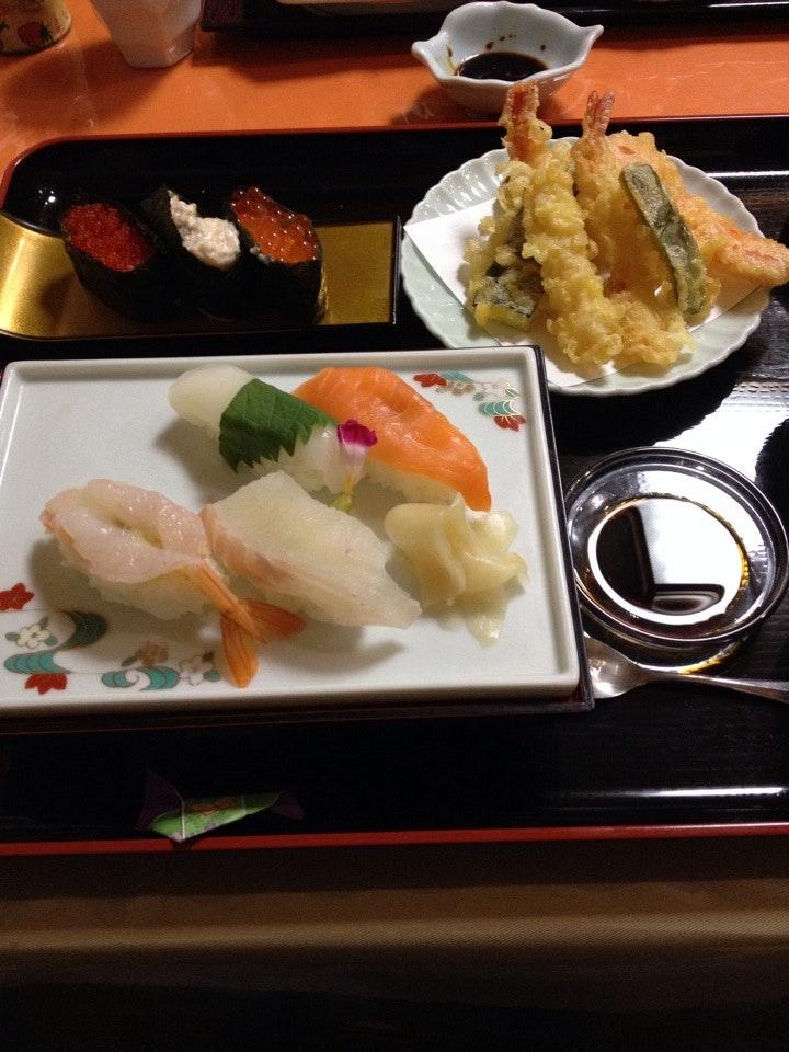 吟寿司 豊前本店