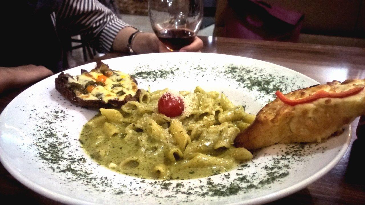 كافه رستوران جزيره Jazire Cafe Restaurant