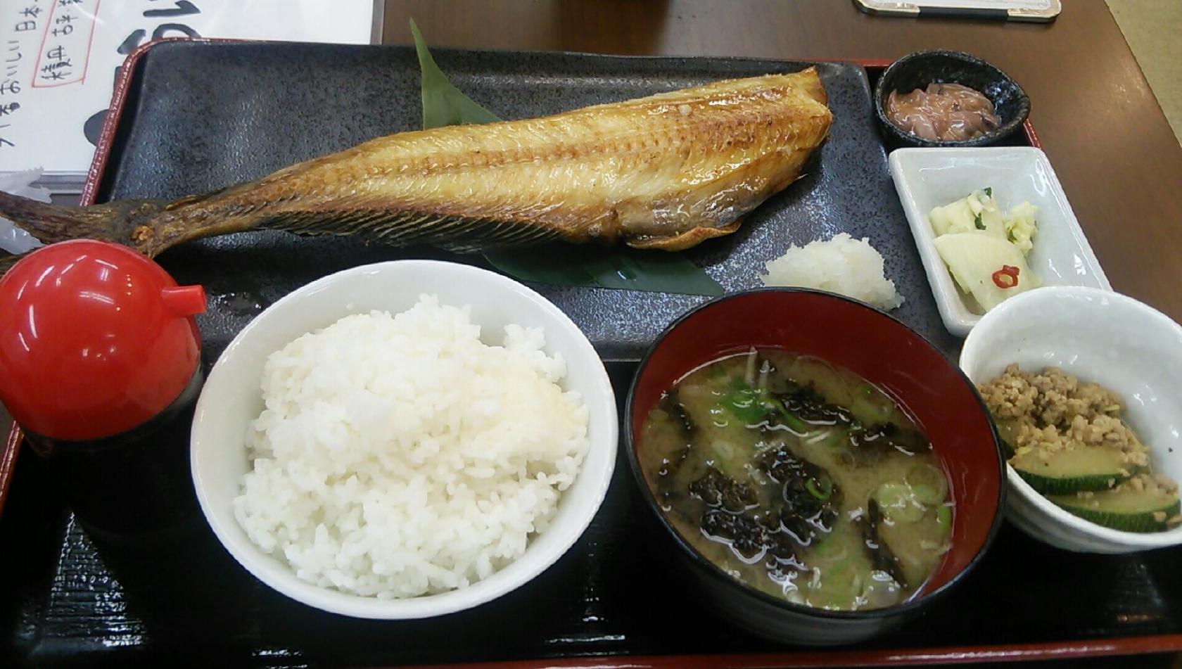 共栄水産市場食堂