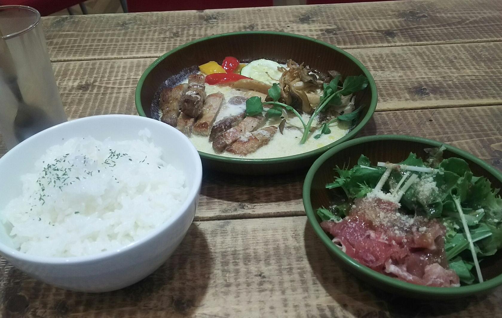 お肉とチーズ&スパークリング熟成肉食べ放題カフェパル ミートスタイルカフェ
