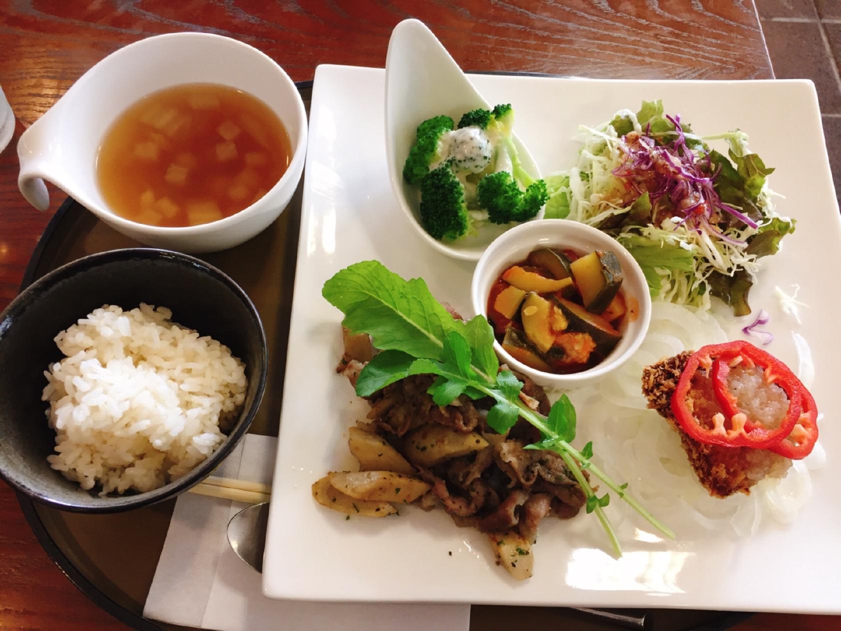 カフェレストラン トランジット