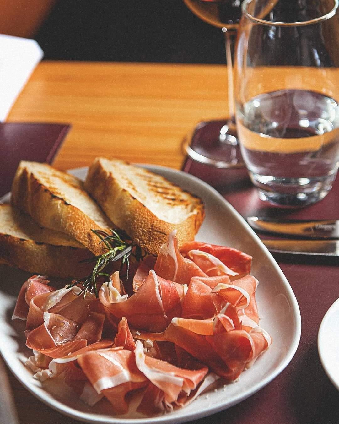 Vittoria Osteria & Carni