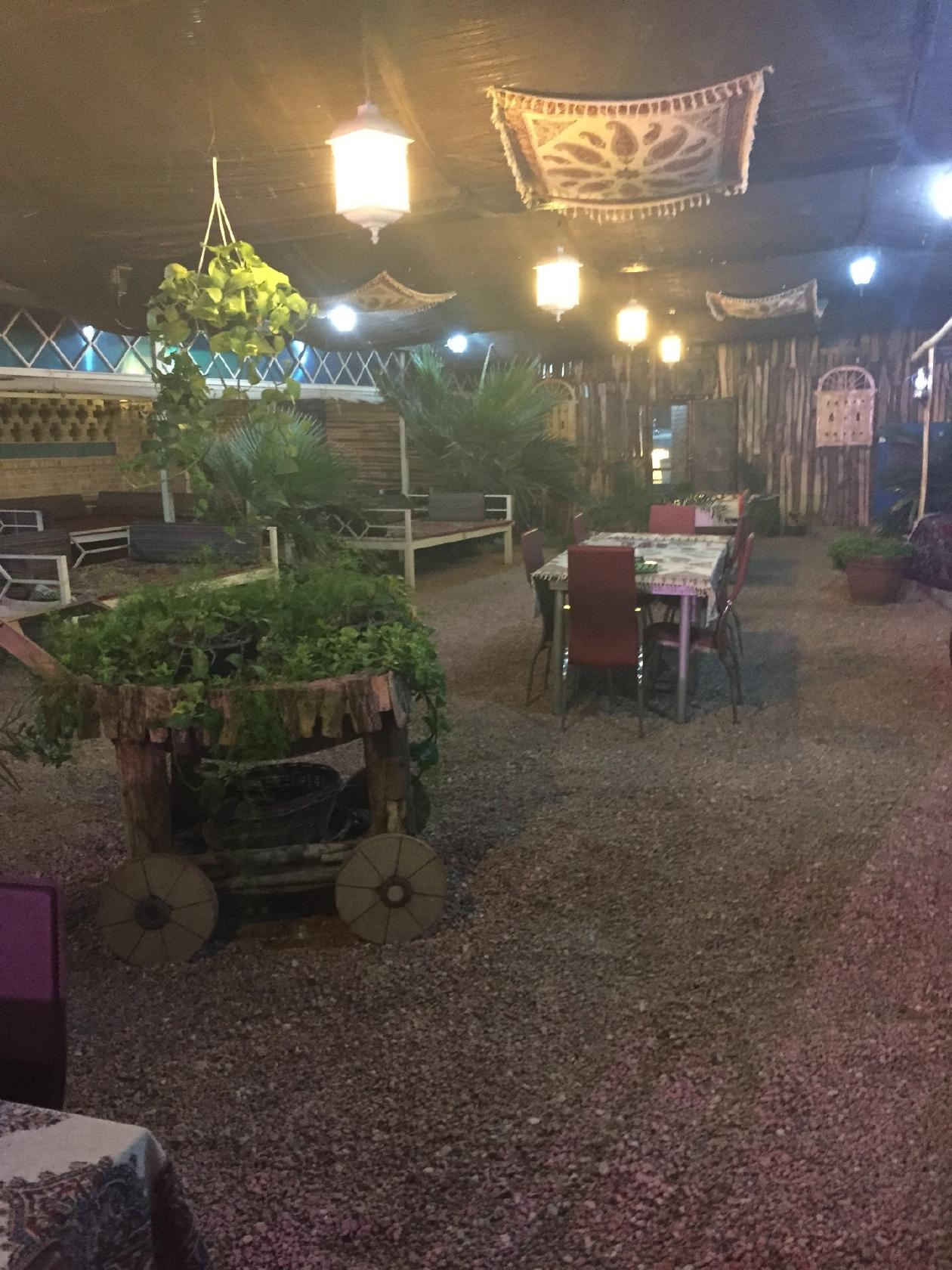 Bide Sabz Restaurant رستوران بید سبز