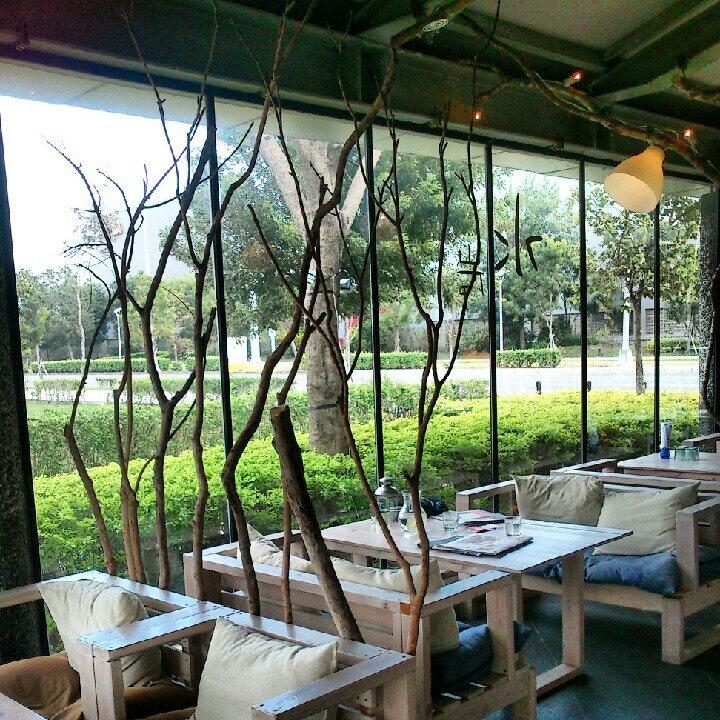 水岸咖啡 Waterfront Cafe