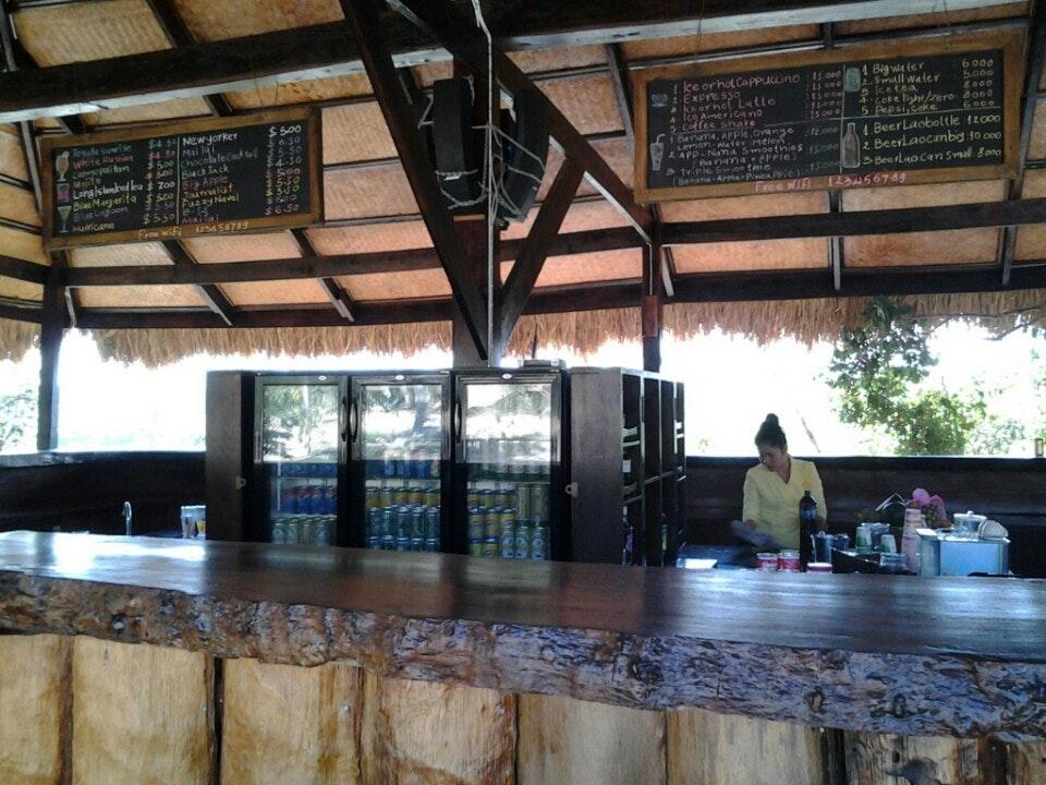 Oasis Bar & Restaurant