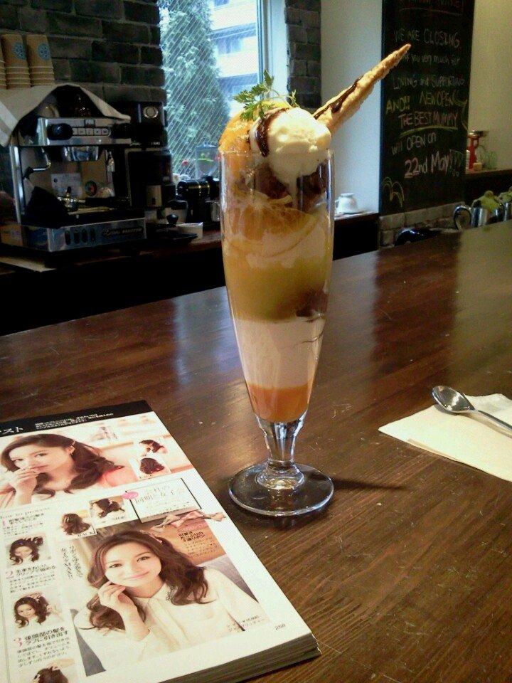 Cafe 'agog