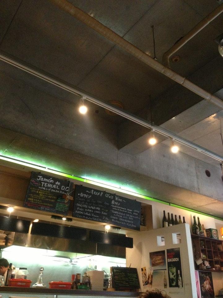 wine dinning & cafe deak 本町店