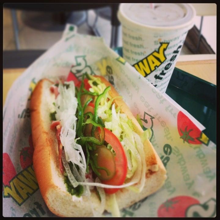 SUBWAY イオン南風原店