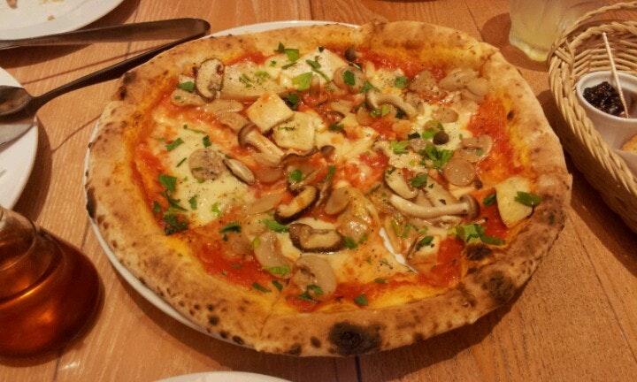 PIZZERIA BAR Liana 浜町店