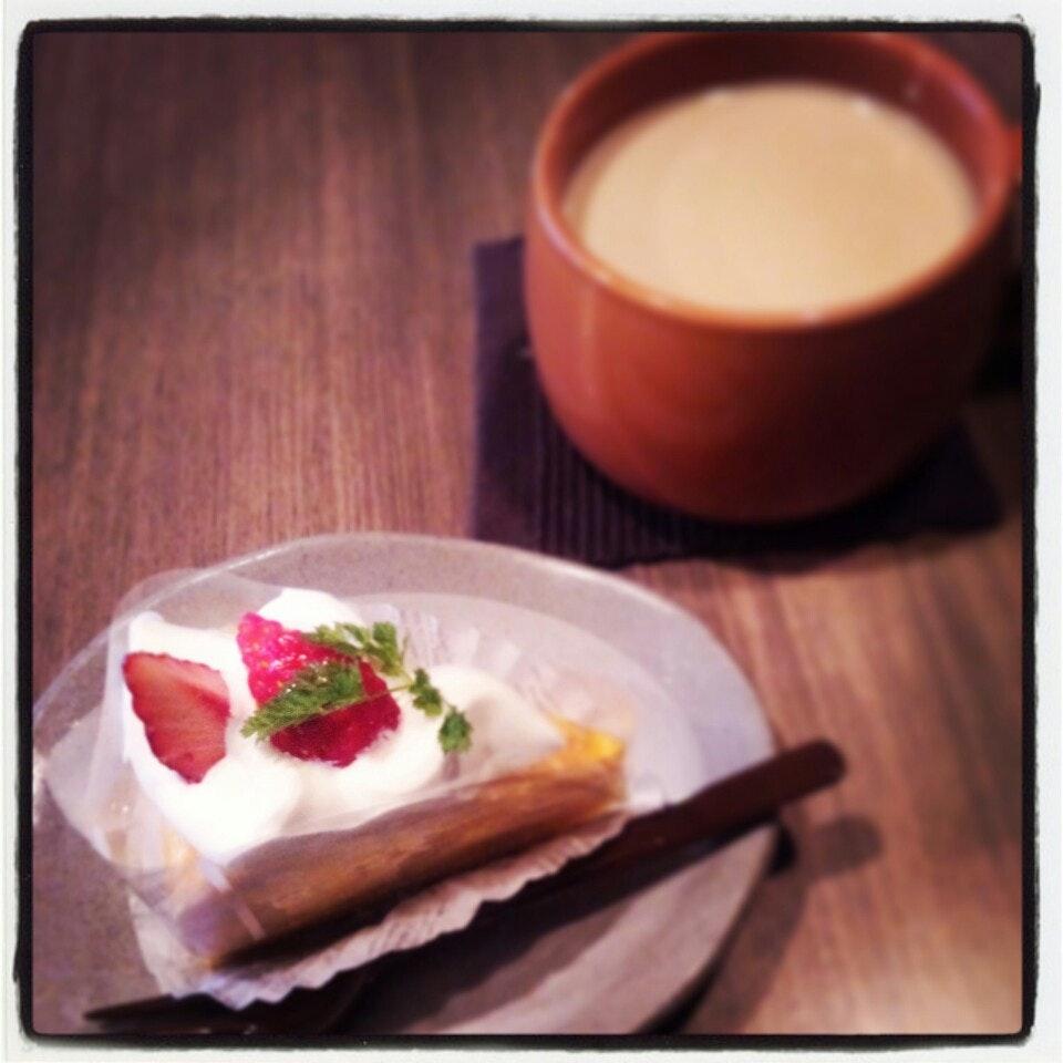 ケーキ屋さん+カフェ chocolate