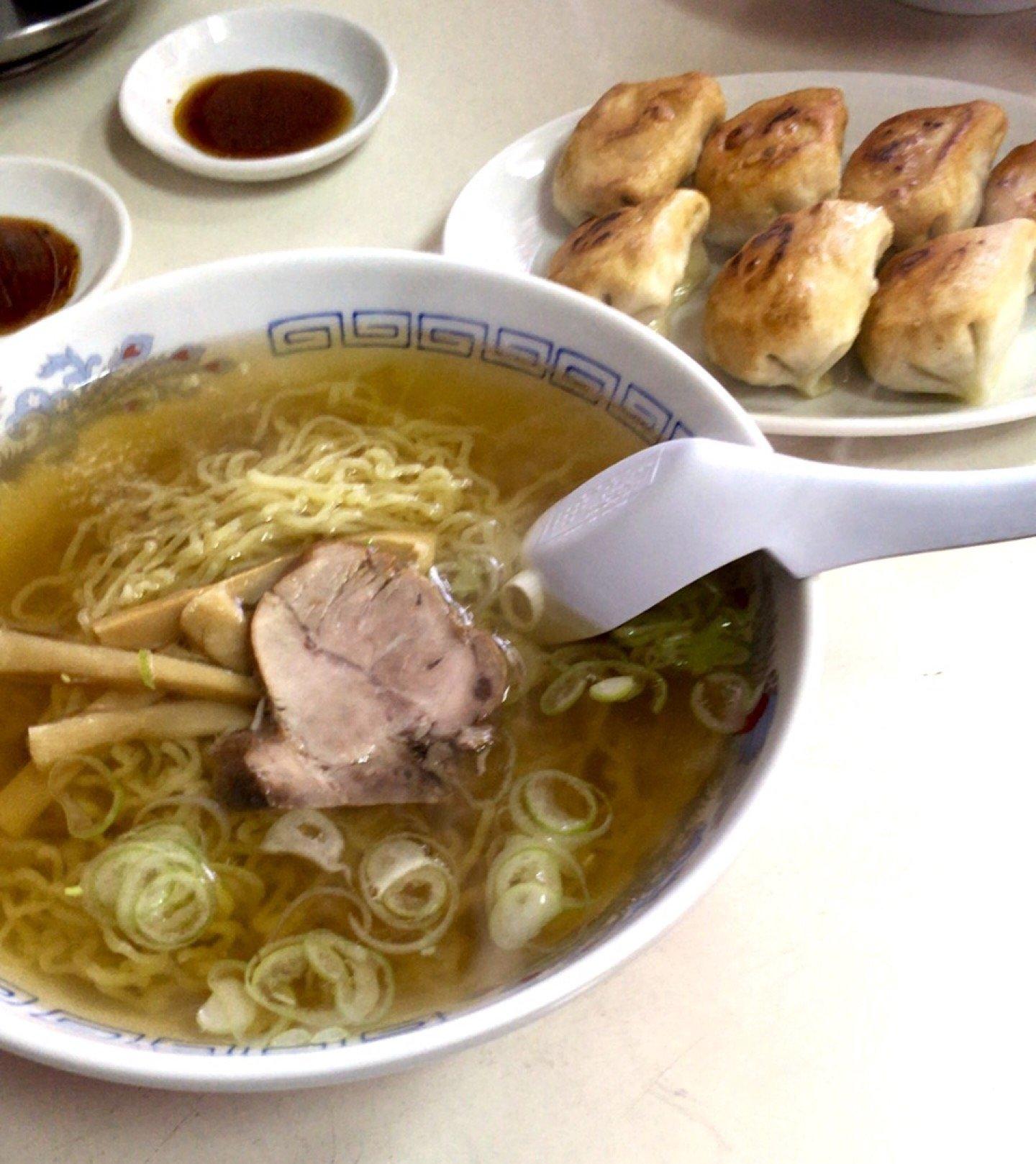 ぎょうざ・ラーメン　大門
