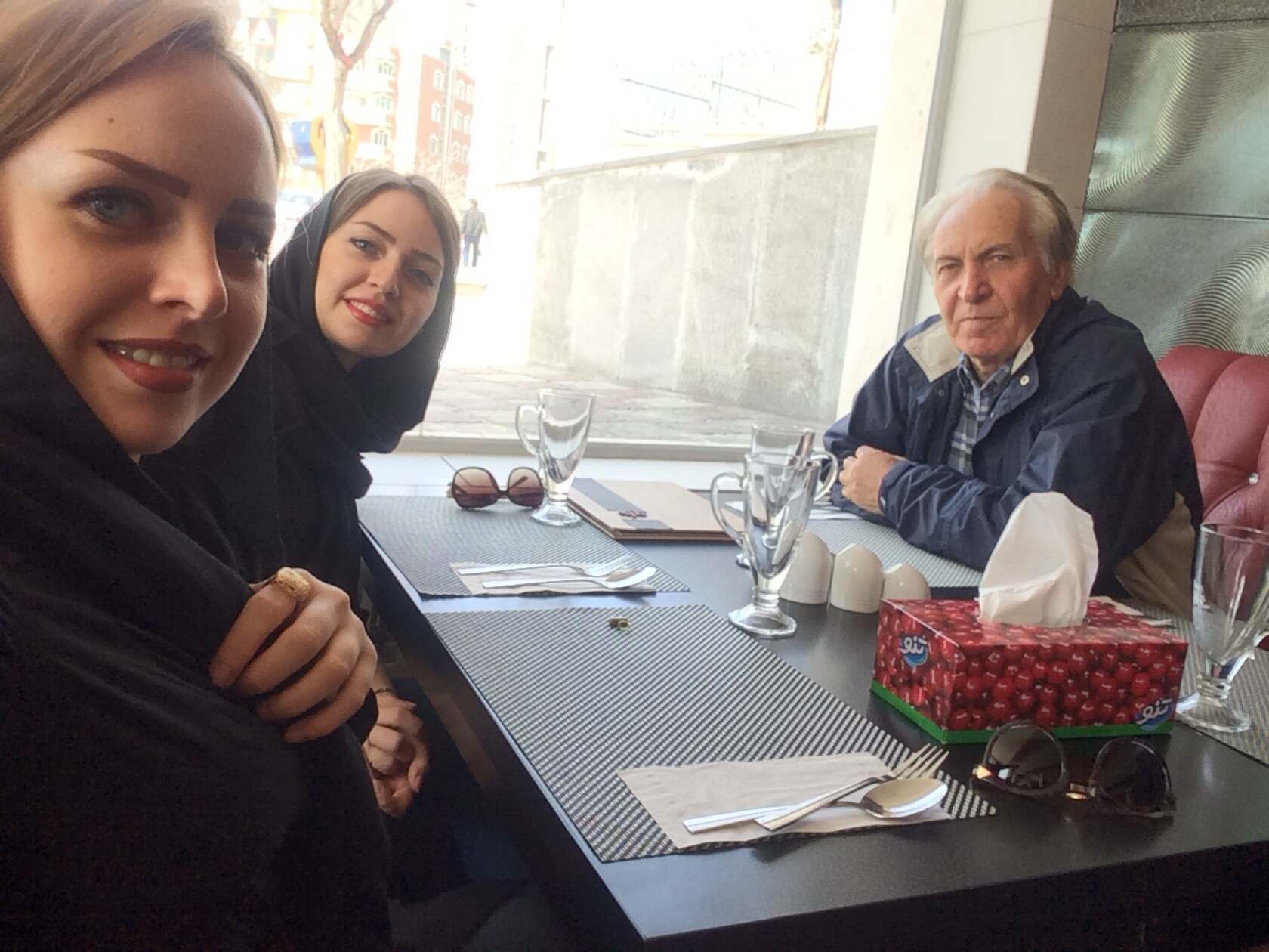 Kolbeh Restaurant رستوران كلبه