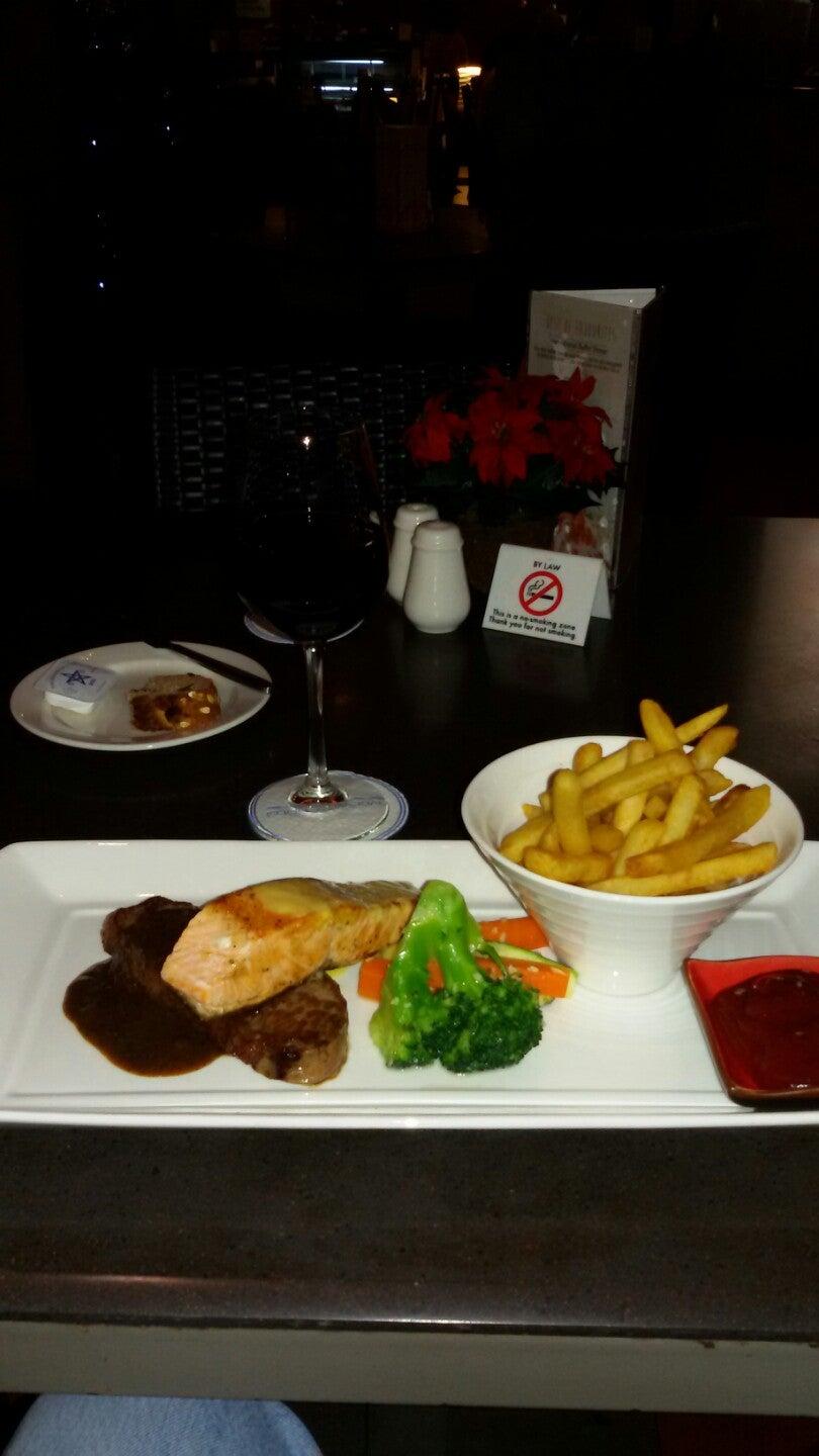Four Points by Sheraton Singapore, Riverview