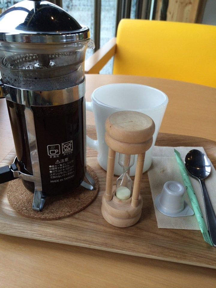 KOMO'S CAFE