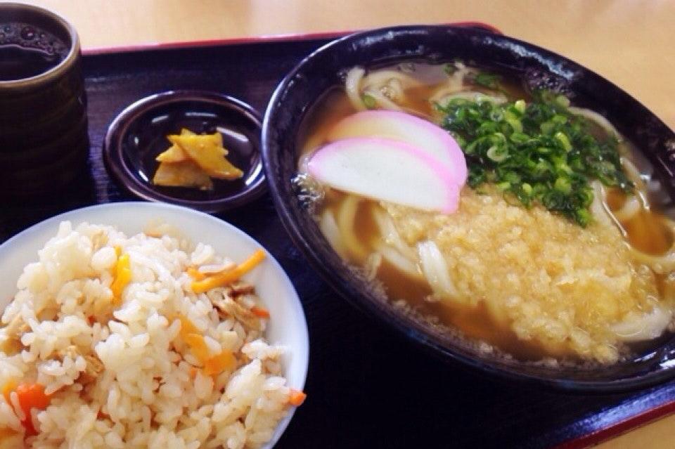 手打うどんの館 より