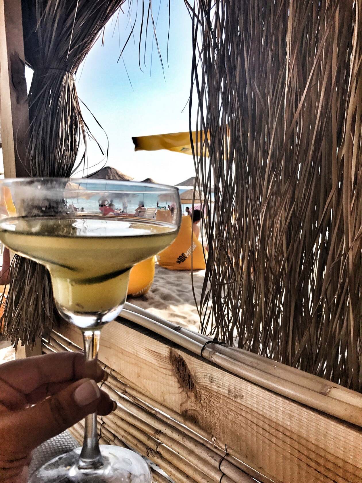 Zerlanis Gastro Pub & Beach