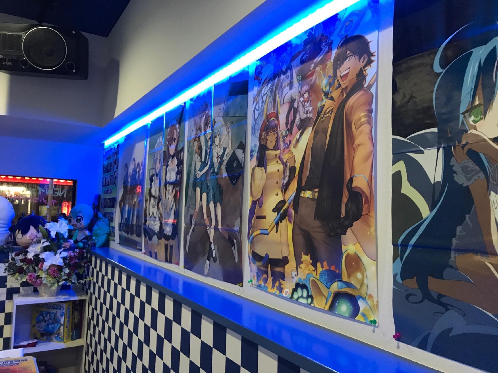アニメ・コスプレバーインベーダー