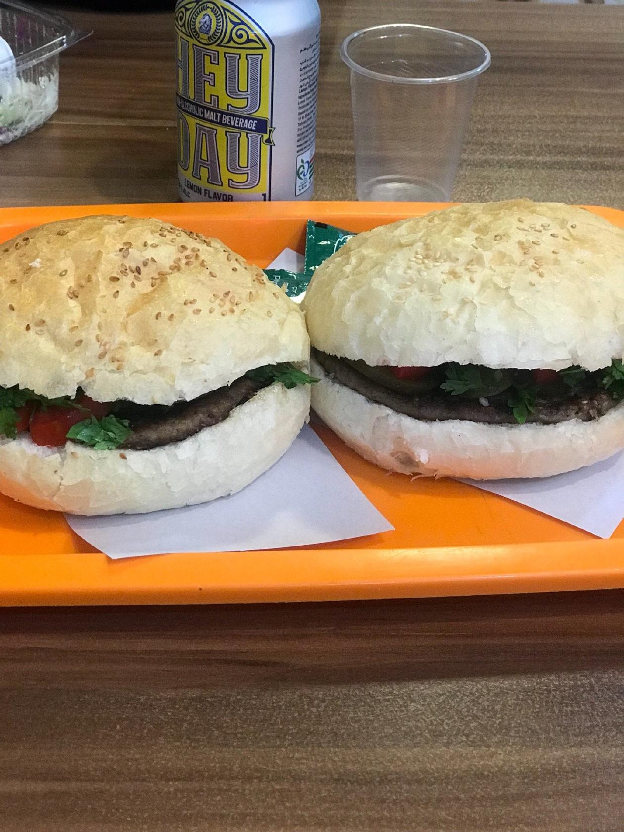 همبرگر سراي حسيني (ميدان ساعت)