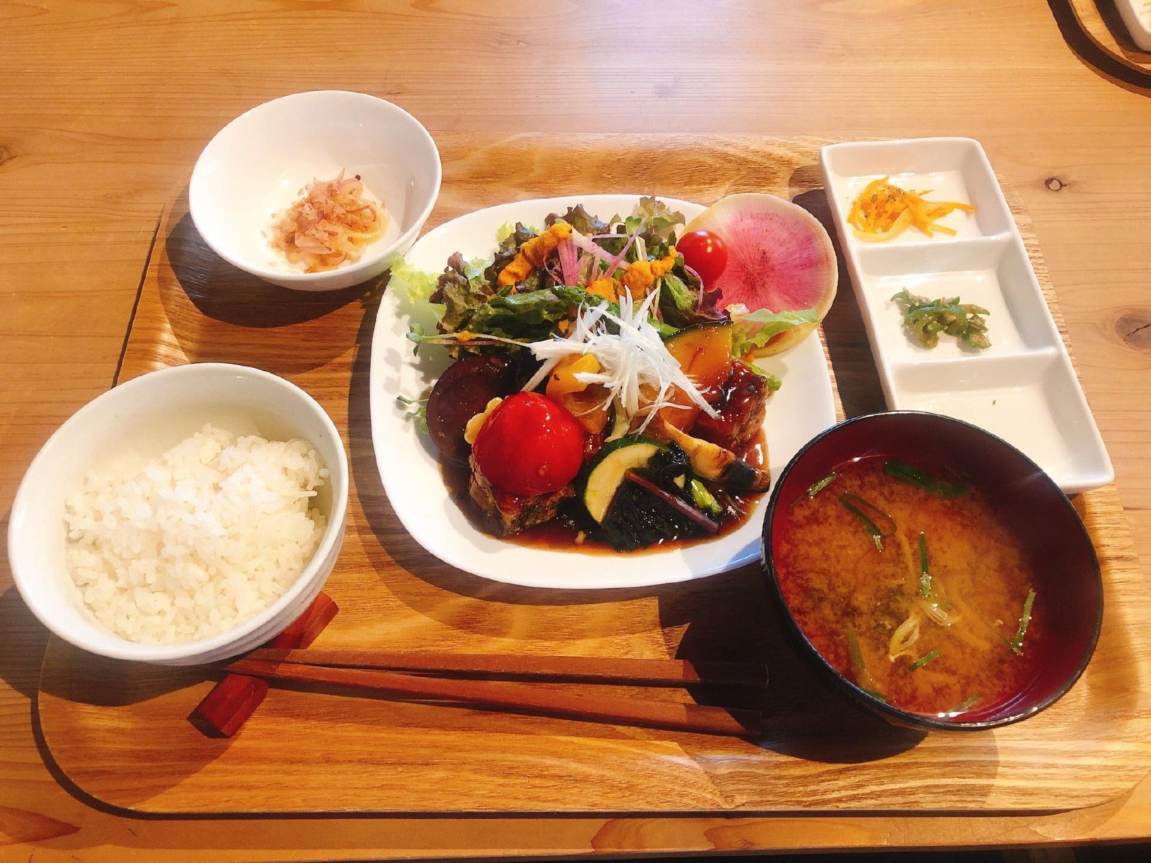 繭久里カフェ