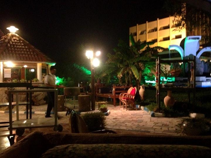 Saba Traditional Restaurant سفره خانه سنتی صبا