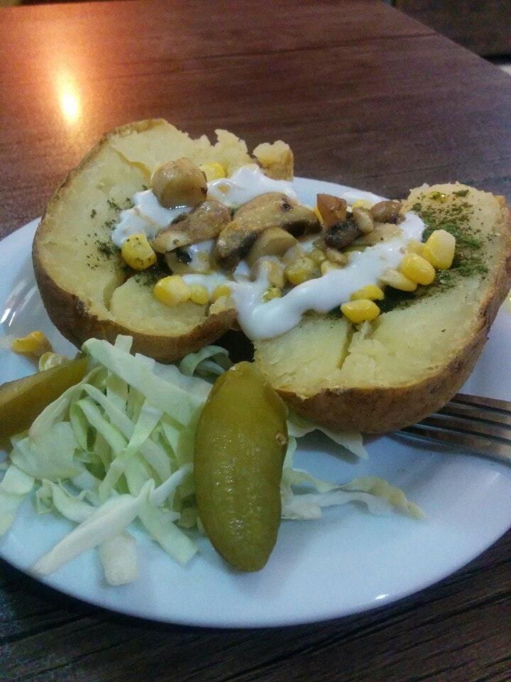 Khaneh Restaurant رستوران گیاهی خانه