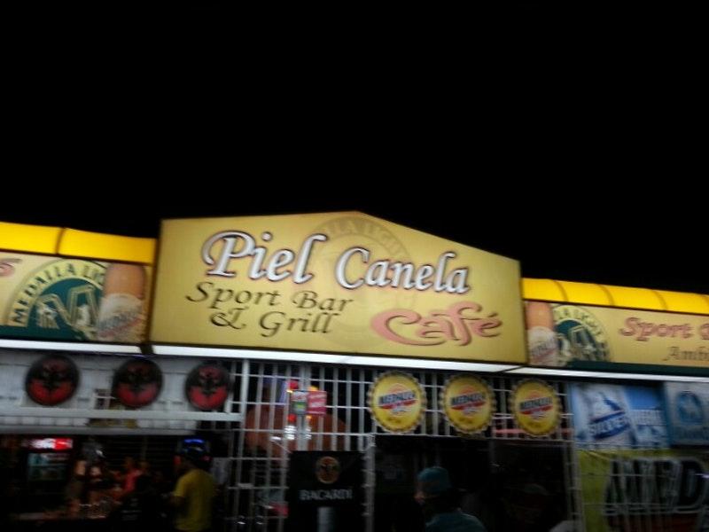 Piel Canela Café