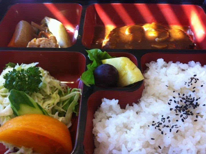 洋食まえだ
