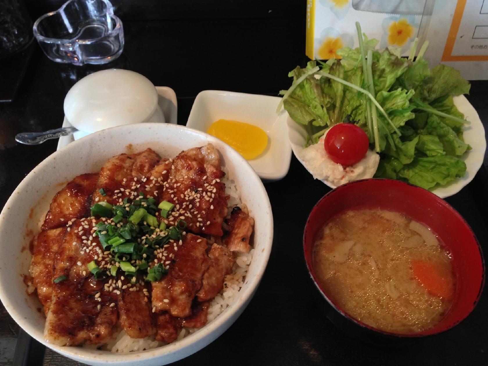 MOGUMOGU亭