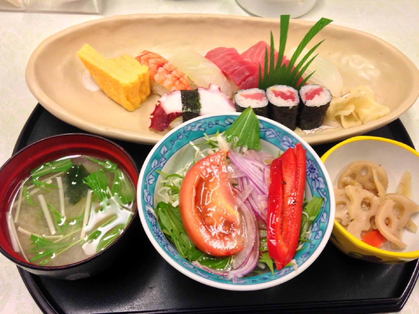 寿司だいにんぐ ともえ