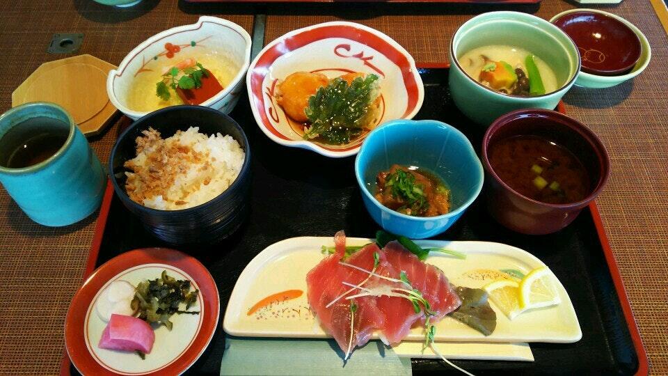 日本料理 初茜