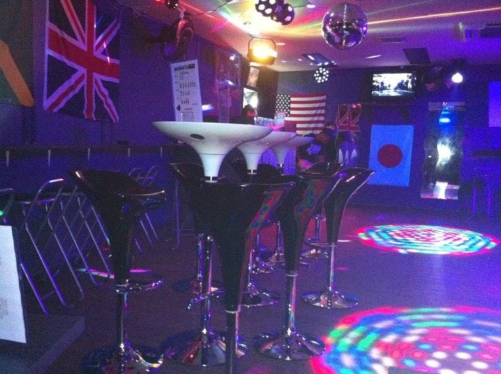 West Side Bar&CLUB