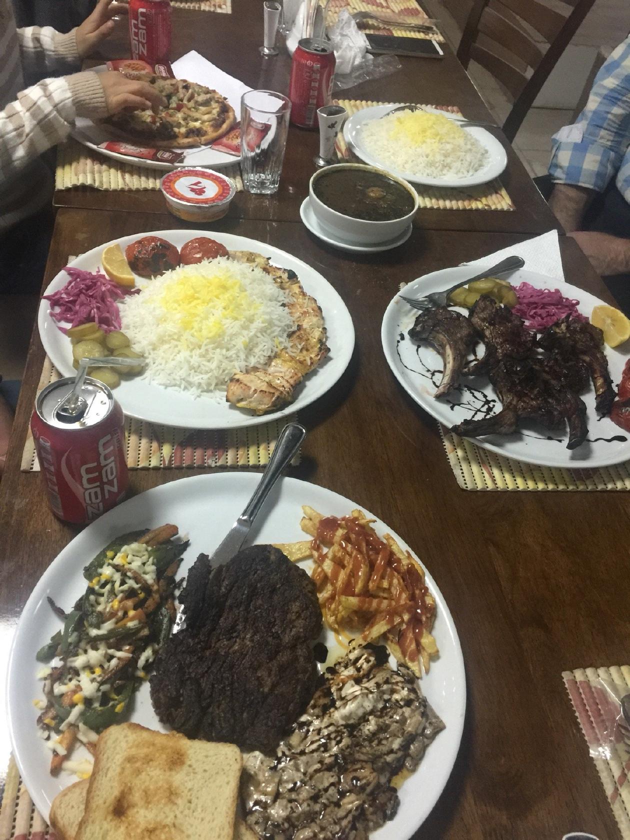 رستوران خورشید زریبار