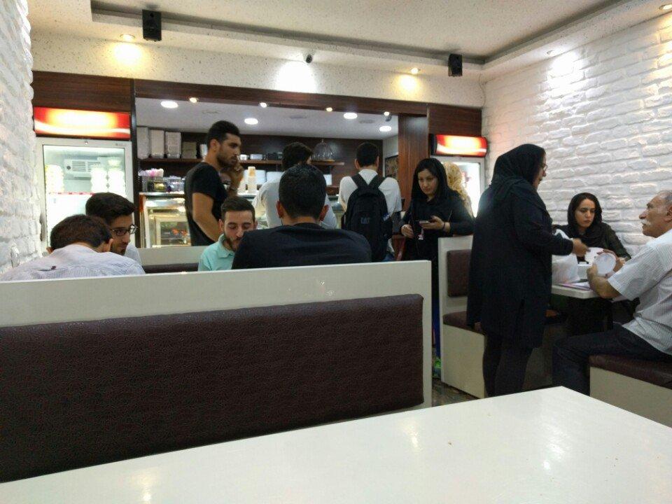 Khanom Joon Restaurant رستوران سنتی خانم جون