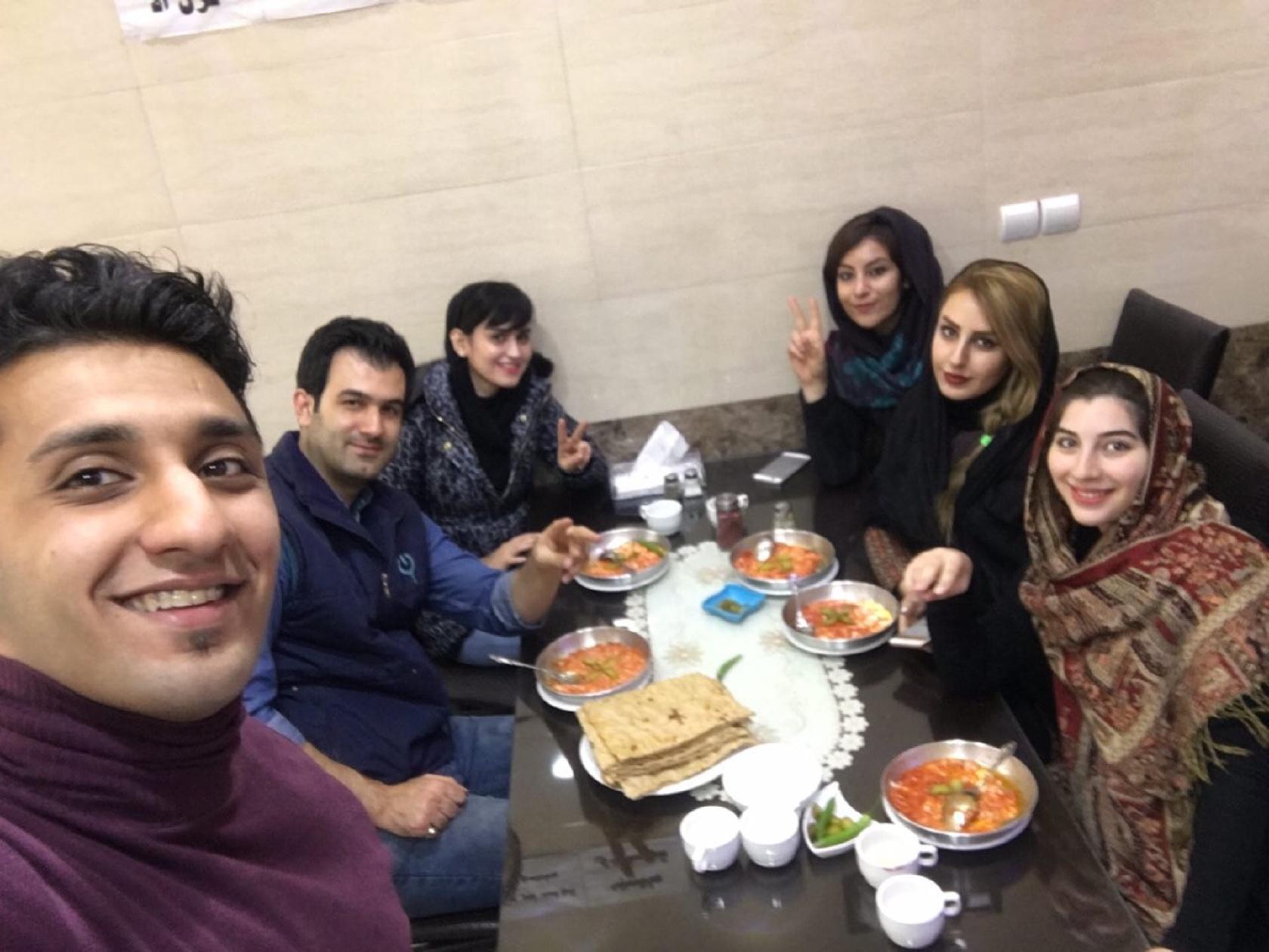 غذاي خانگي و رستوران اريا Aria Resturant