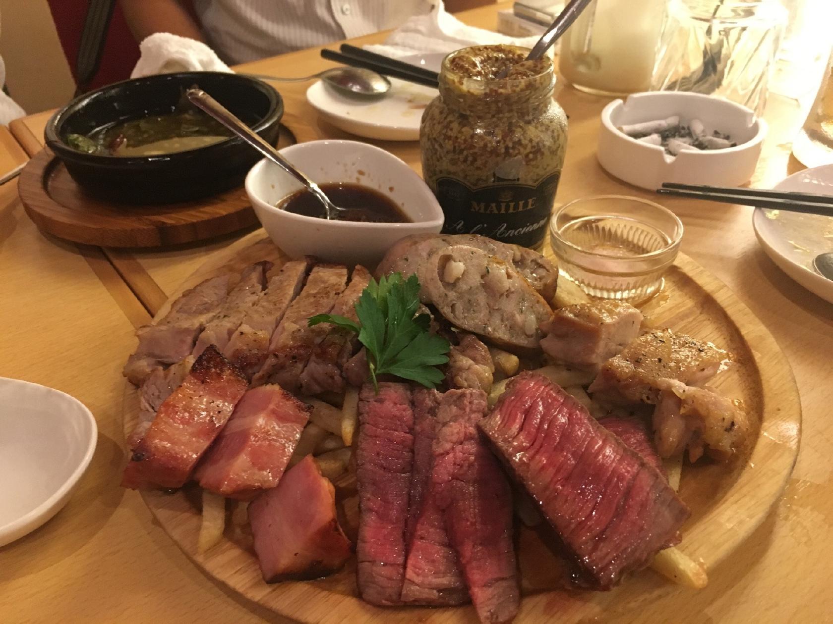 ロジウラ肉バル シータ